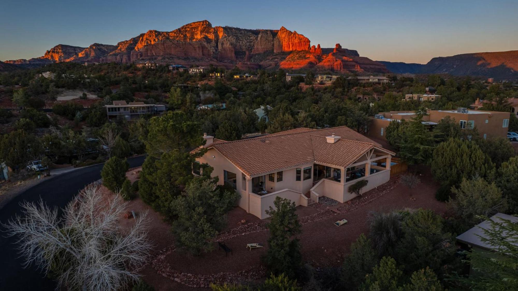 5 Bed 3 Bath Uptown Sedona-Game Room-Sauna-Cold Plunge-Jacuzzi-Gym Ngoại thất bức ảnh