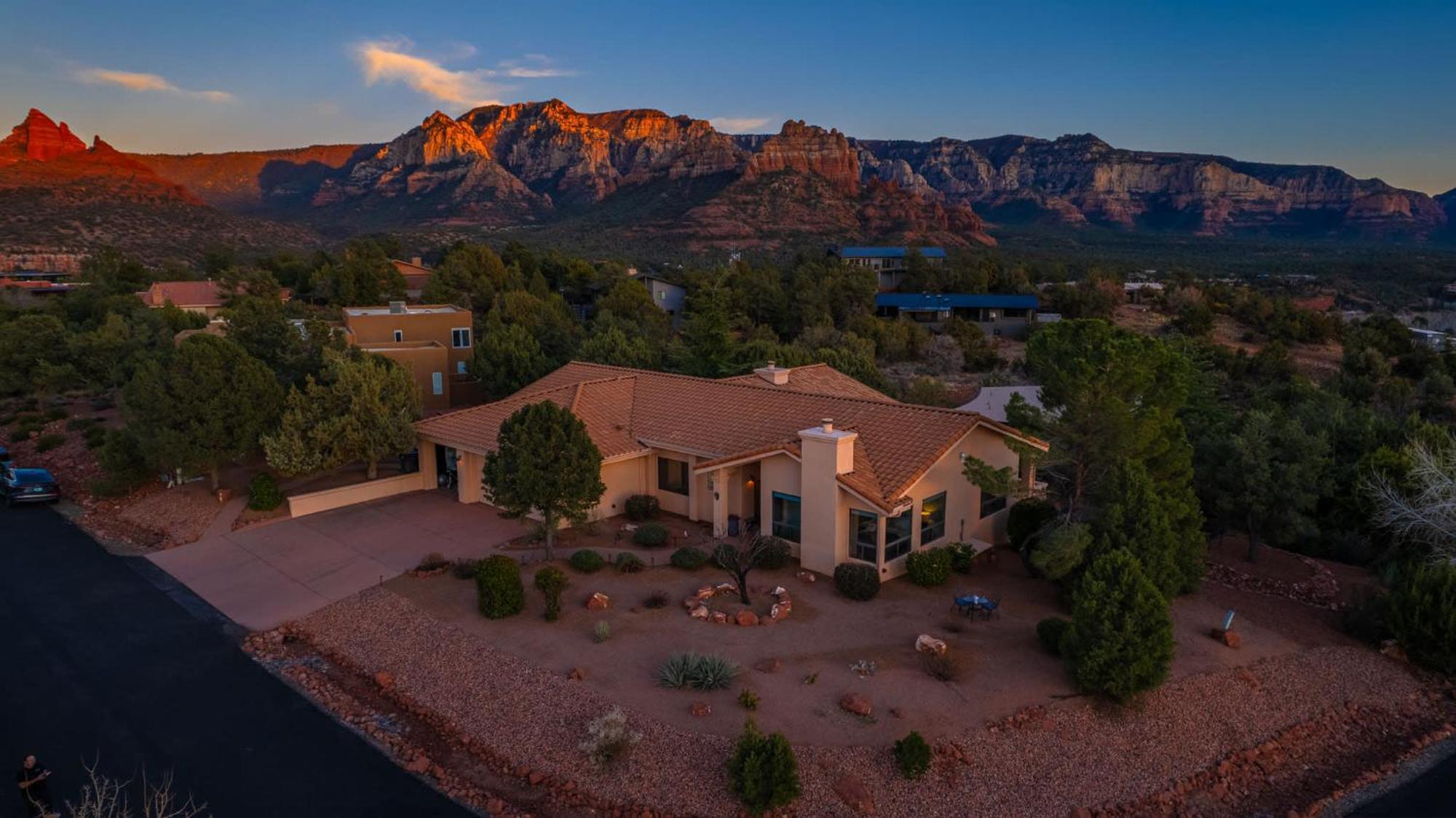 5 Bed 3 Bath Uptown Sedona-Game Room-Sauna-Cold Plunge-Jacuzzi-Gym Ngoại thất bức ảnh